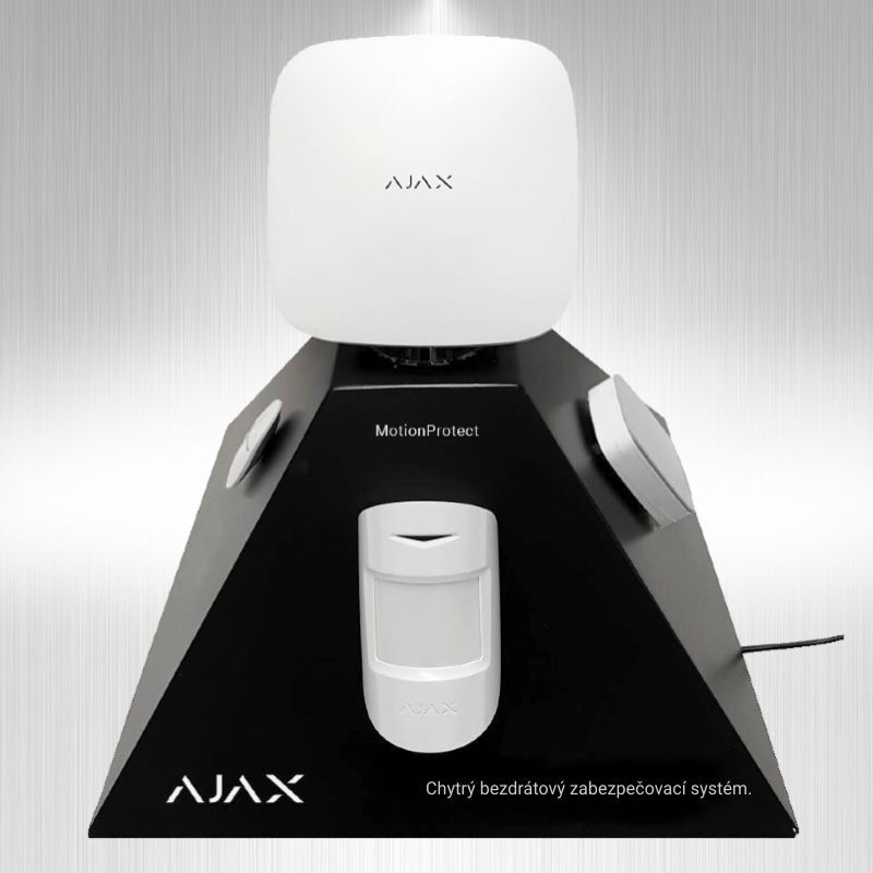 Prezentační stojan ve tvaru pyramidy AJAX vybavený maketami